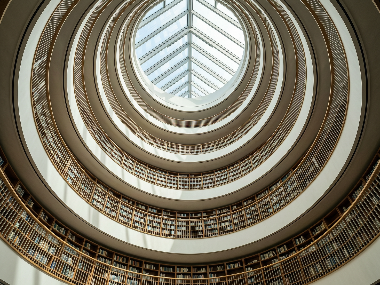 AI 生成图片，模型：wan2.7-image-pro